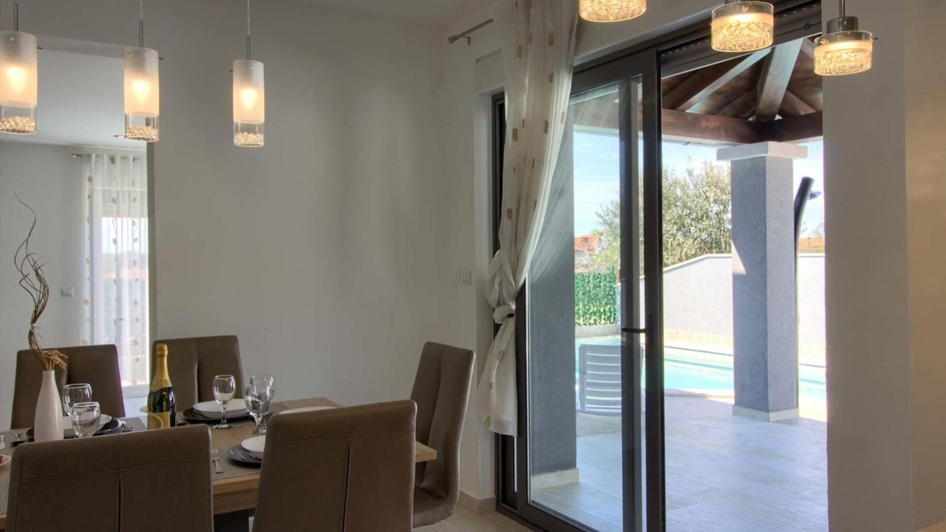 Mit Privatpool Fuer 7 Personen Ca 130 Qm In Pula, Istrien Istrische Riviera Vikendica *