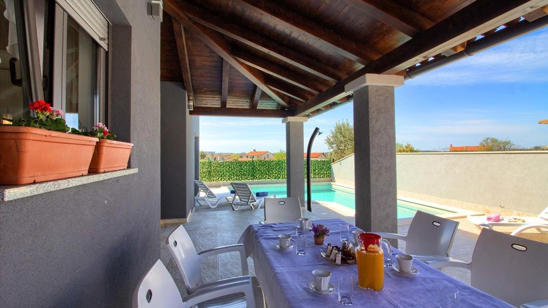 Mit Privatpool Fuer 7 Personen Ca 130 Qm In Pula, Istrien Istrische Riviera Vikendica