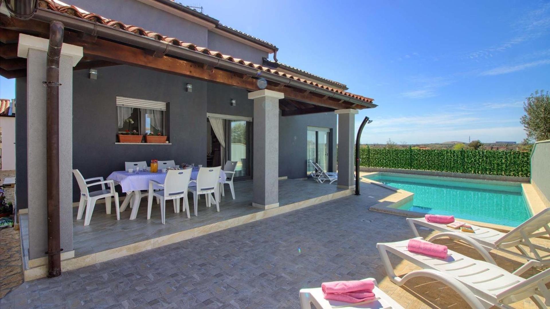 Mit Privatpool Fuer 7 Personen Ca 130 Qm In Pula, Istrien Istrische Riviera Vikendica *