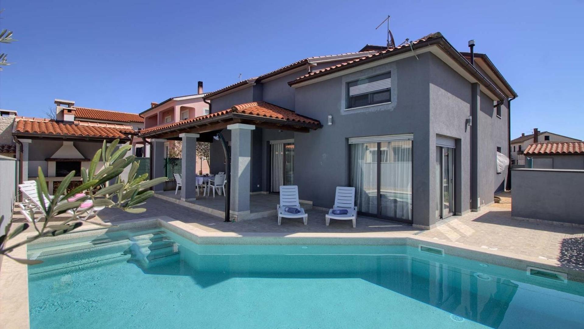 Mit Privatpool Fuer 7 Personen Ca 130 Qm In Pula, Istrien Istrische Riviera *